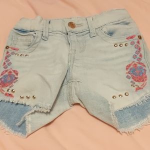 Lei shorts